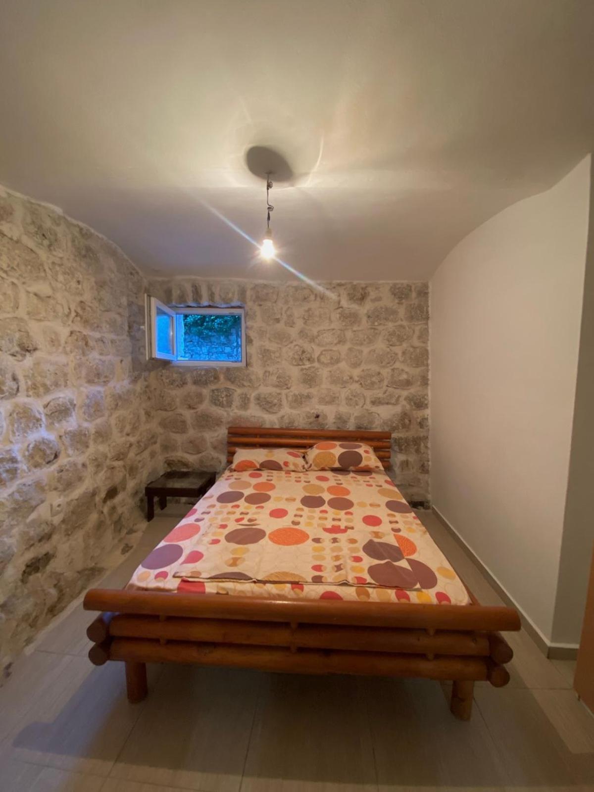 Pavle Apartmani Risan Exterior foto